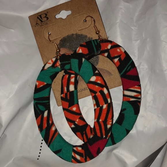 Women’s African fabric hoop earrings - Picture 2 of 3